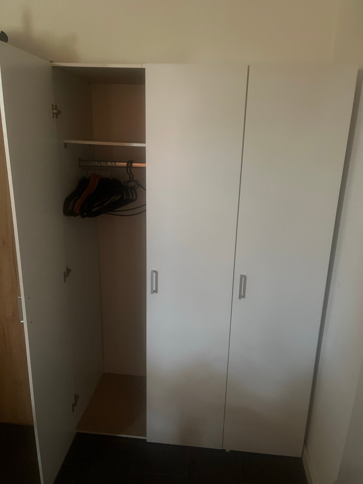 Witte kledingkast met hang- en legruimte, Huis en Inrichting, Kasten | Kledingkasten, Gebruikt, 100 tot 150 cm, Ophalen of Verzenden