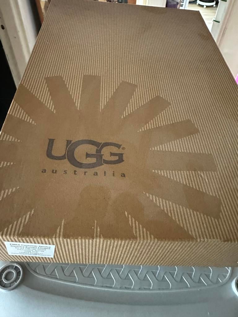 Ugg Australia sandalen met sleehak maat 40, Beige, Gedragen, Sandalen of Muiltjes, Ophalen of Verzenden