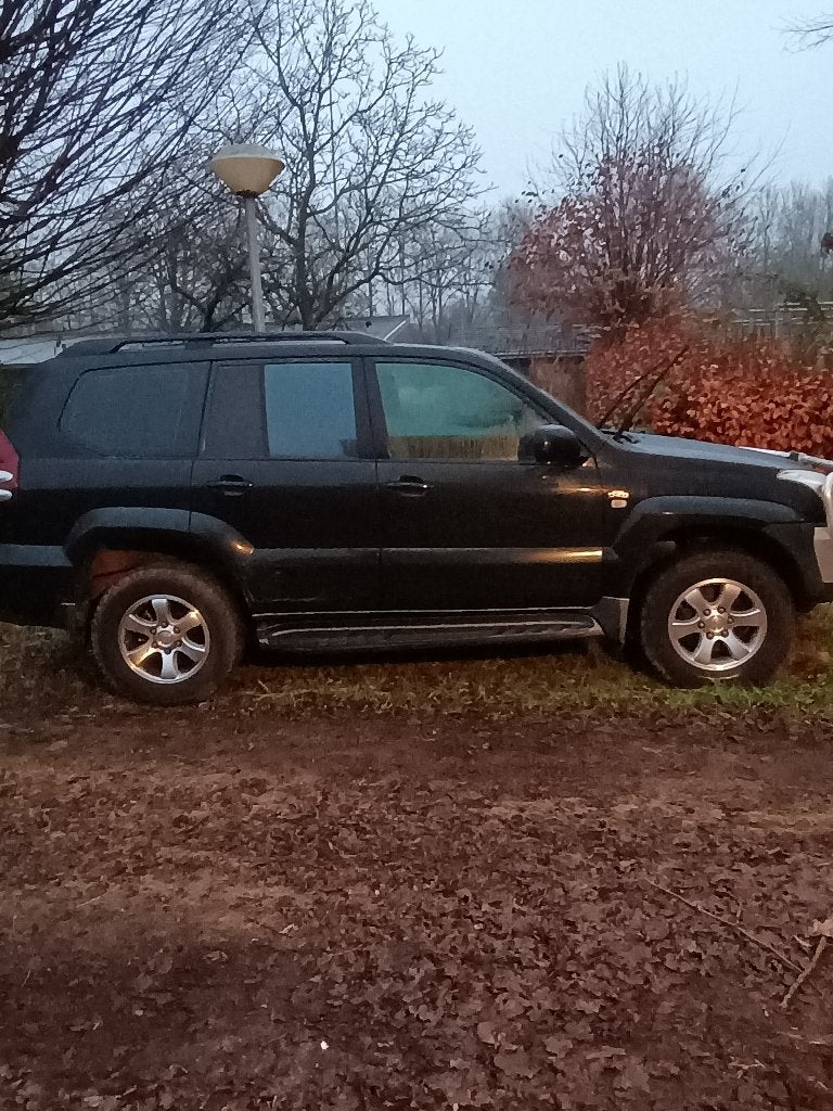 Toyota Land Cruiser 3.0 D-4d 5D SX SRW AUT 2005, Automaat, Beige, 4 cilinders, Zwart