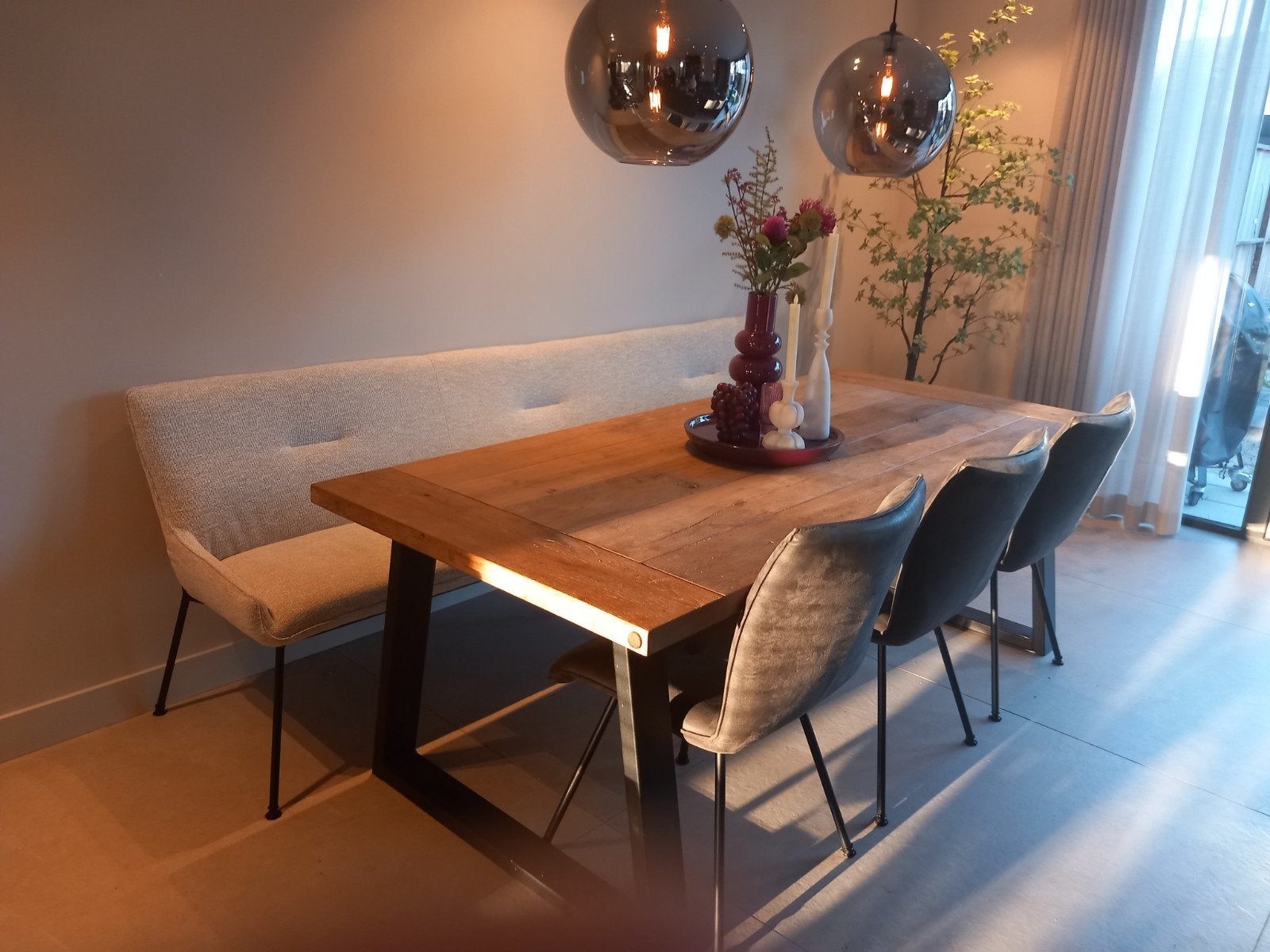 Robuuste Eiken Tafel met Zwart Metalen Onderstel, Ophalen, Gebruikt, 200 cm of meer, 50 tot 100 cm