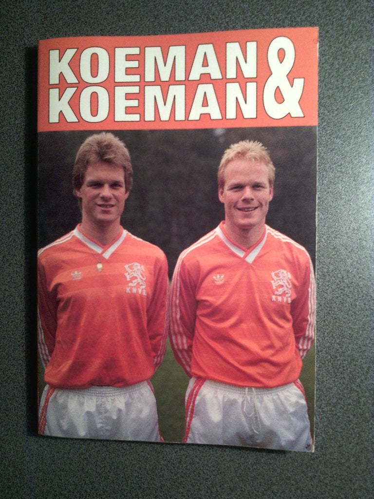 voetbalboek- Koeman & Koeman, Ophalen of Verzenden, Zo goed als nieuw, Balsport