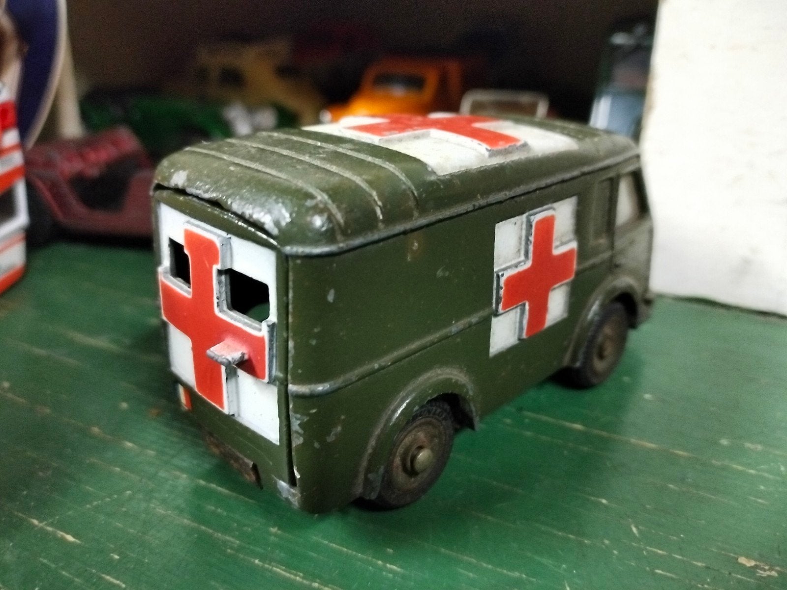 Dinky toys 80F Renault Ambulance army made in France, Ophalen of Verzenden, Gebruikt, Auto