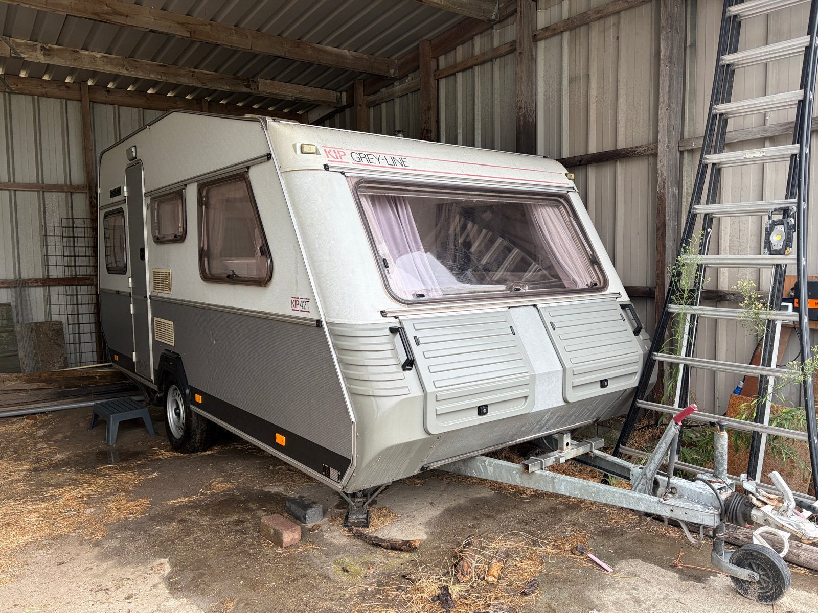 Kip Greyline 42T - Compacte en complete caravan, Caravans en Kamperen, Caravans, Rondzit, Kip, Omvormbare zithoek, 750 - 1000 kg