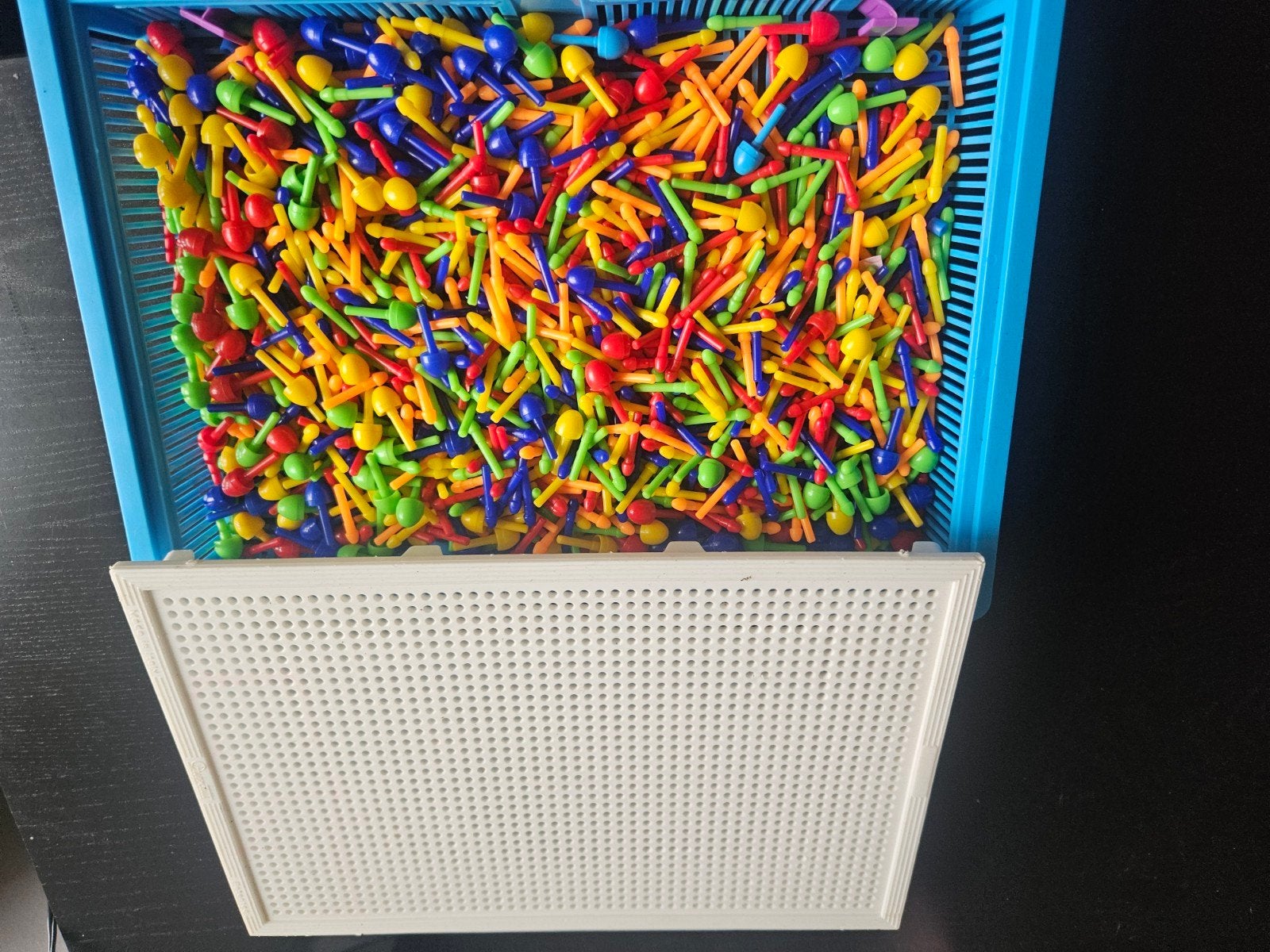Groot mozaïekbord met veel gekleurde pinnetjes, Ophalen, Gebruikt, Knutselen