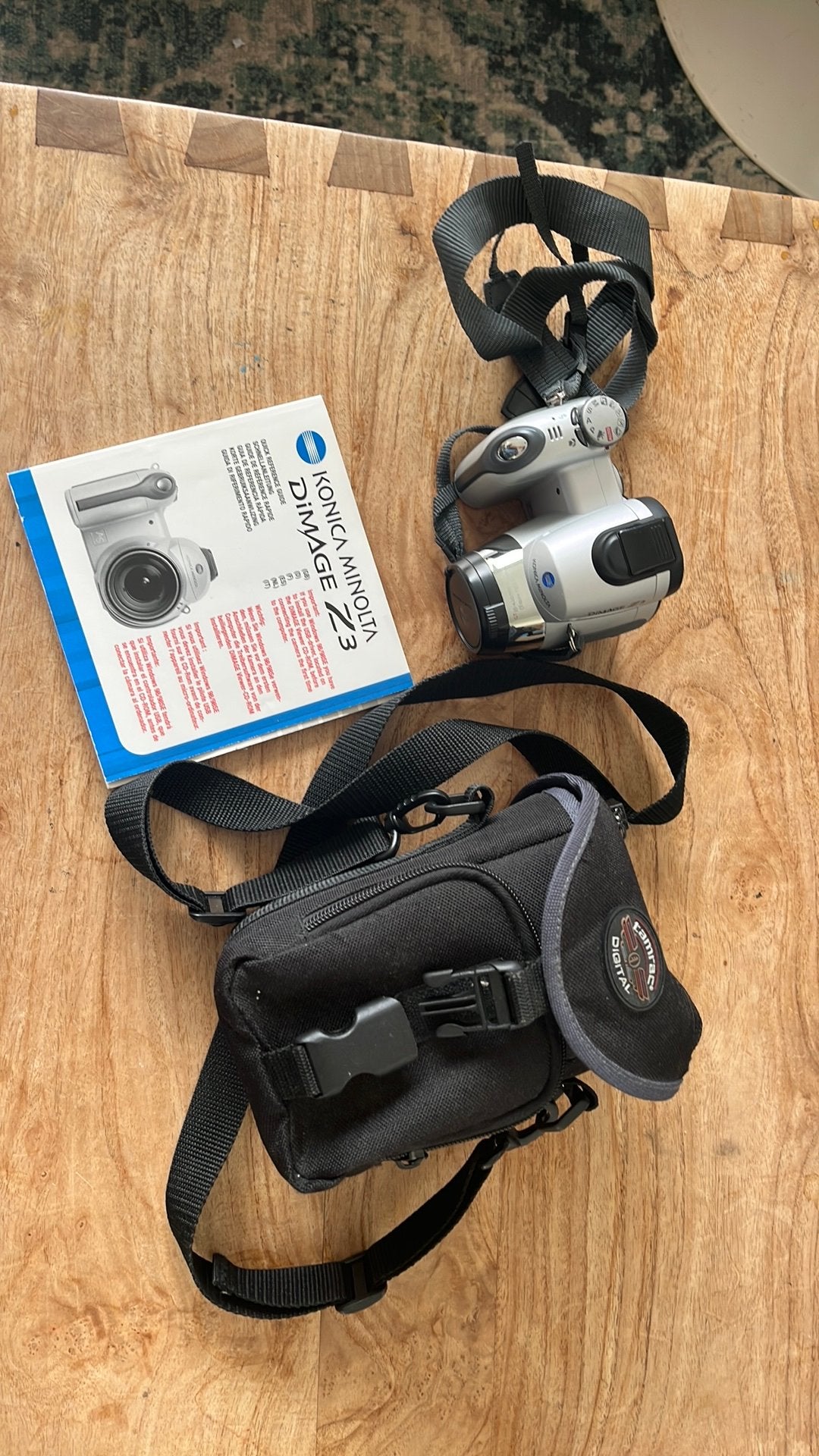 Konica Minolta DiMAGE Z3, een digitale bridgecamera + tas, Ophalen of Verzenden, Zo goed als nieuw, Konica, 8 keer of meer