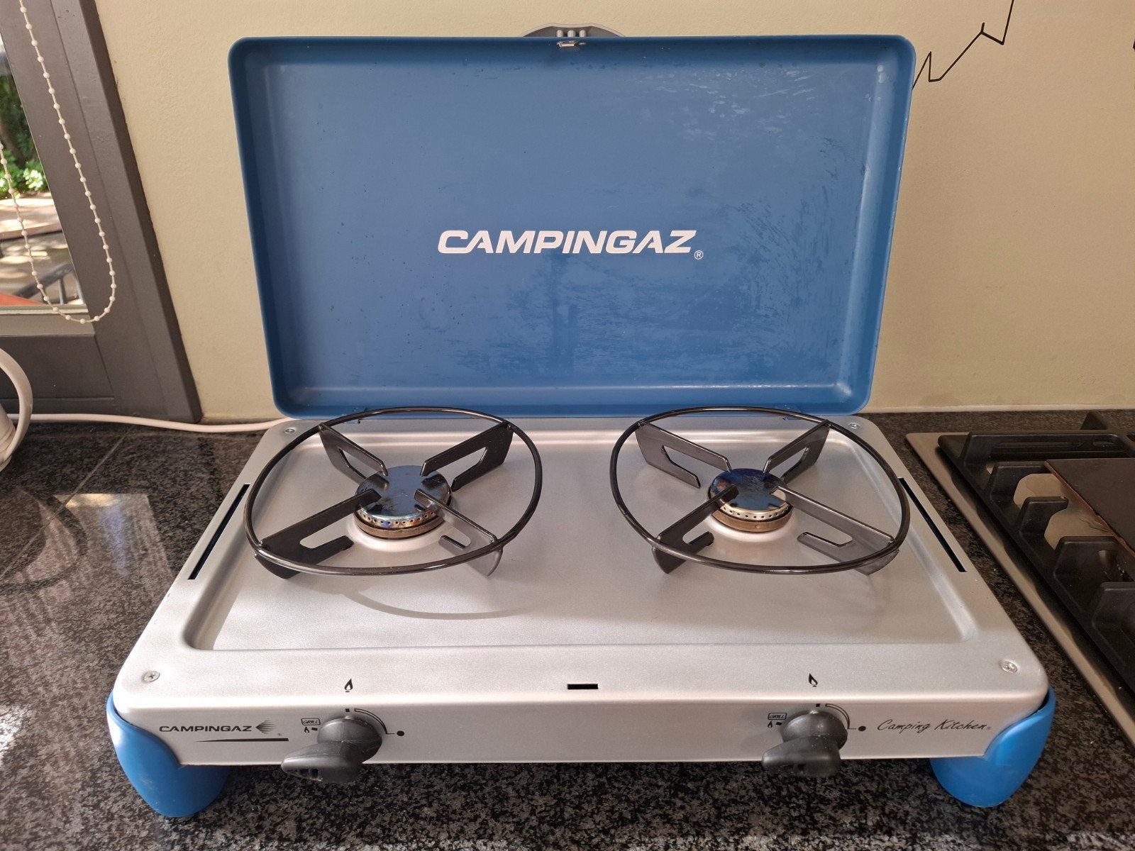 Camping Gaz 2 pits gasstel met deksel, Caravans en Kamperen, Ophalen, Zo goed als nieuw