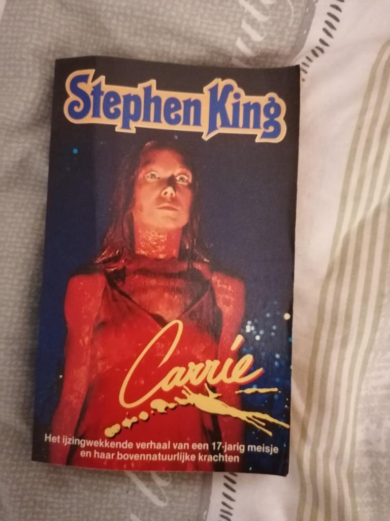 Stephen King - Carrie (Paperback), Ophalen of Verzenden, Gelezen, Stephen King