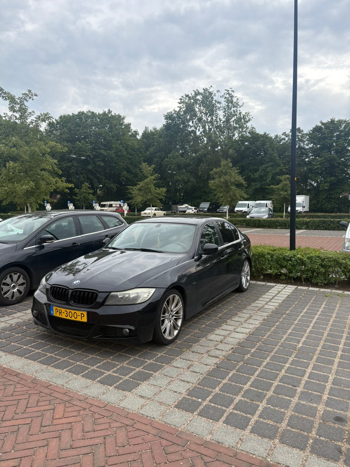 BMW 3-Serie 2.0 I 318i 2009 Zwart, Achterwielaandrijving, Zwart, Handgeschakeld, Particulier