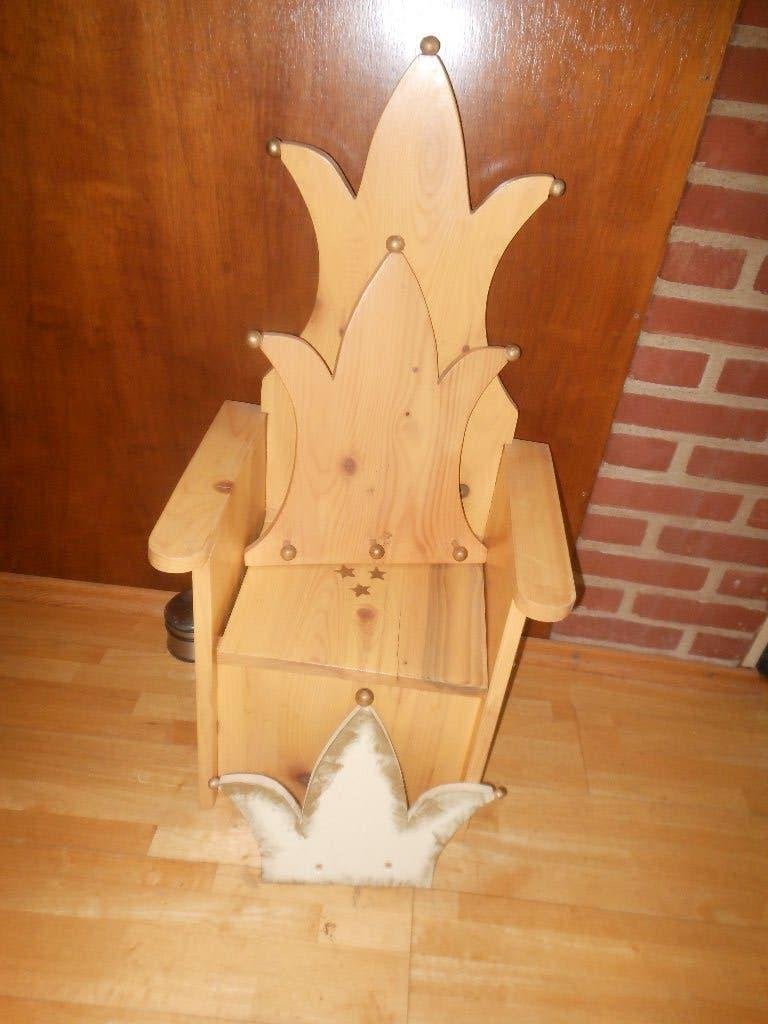 Houten kinderstoel, kapstok en kroon, Ophalen, Gebruikt