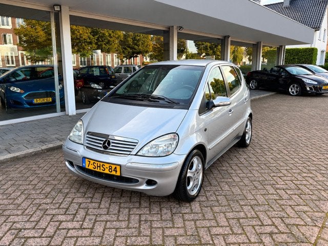 Mercedes-Benz A-klasse 160 Avantgarde Lang//Mooie auto, Auto's, Voorwielaandrijving, Zwart, 4 cilinders, Leder en Stof