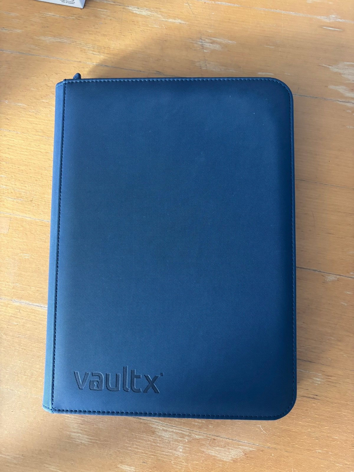 Vault X binder 9 pocket (donkerblauw), Ophalen, Zo goed als nieuw, Boek of Catalogus, Foil