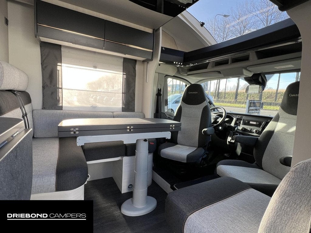 Chausson 627GA Premium 170PK Automaat Enkele Bedden Hefbed 2, Caravans en Kamperen, Campers, Automaat, Airconditioning, Airbags