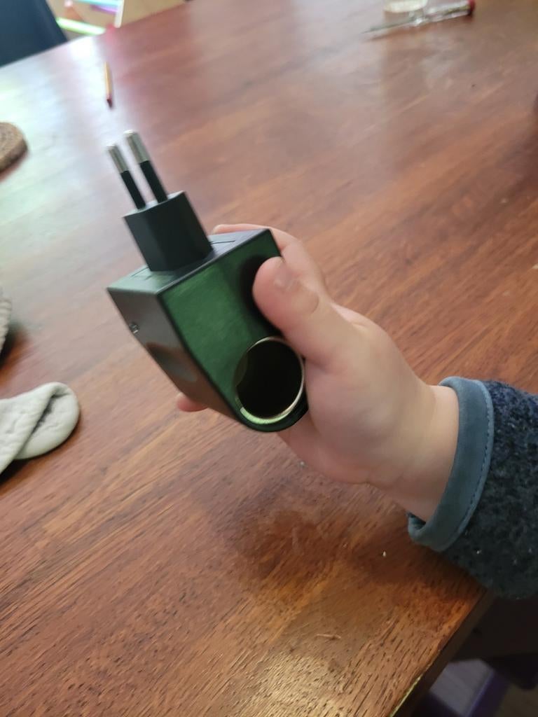 Stopcontact adapter met 12V sigarettenaansteker, Ophalen of Verzenden, Gebruikt