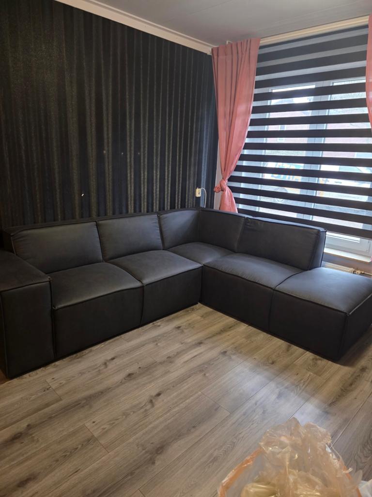 Zwarte Hoekbank met Lichte Gebruikerssporen, 250 tot 300 cm, Gebruikt, Hoekbank, Leer