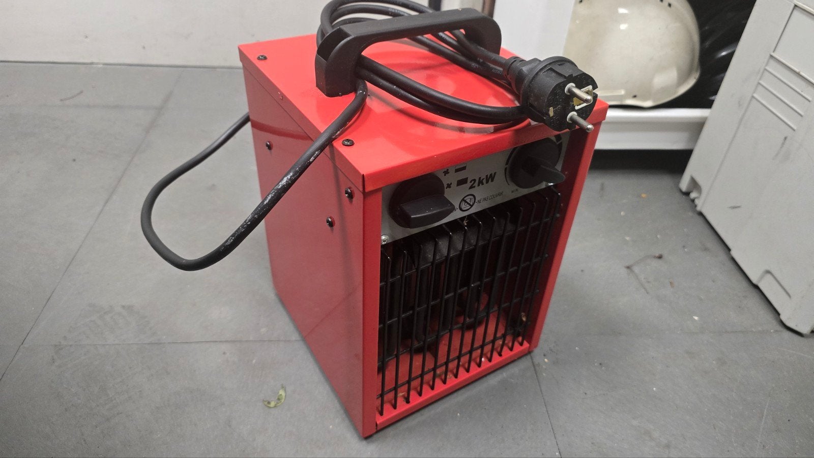 werkplaatskachel 2kw  2000 watt net en goed werkend., Ophalen, Zo goed als nieuw, Minder dan 150 ampère, Overige typen