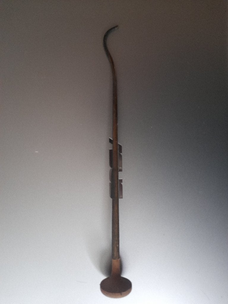 oude apparatuur uit het laboratorium van de apotheek, Ophalen
