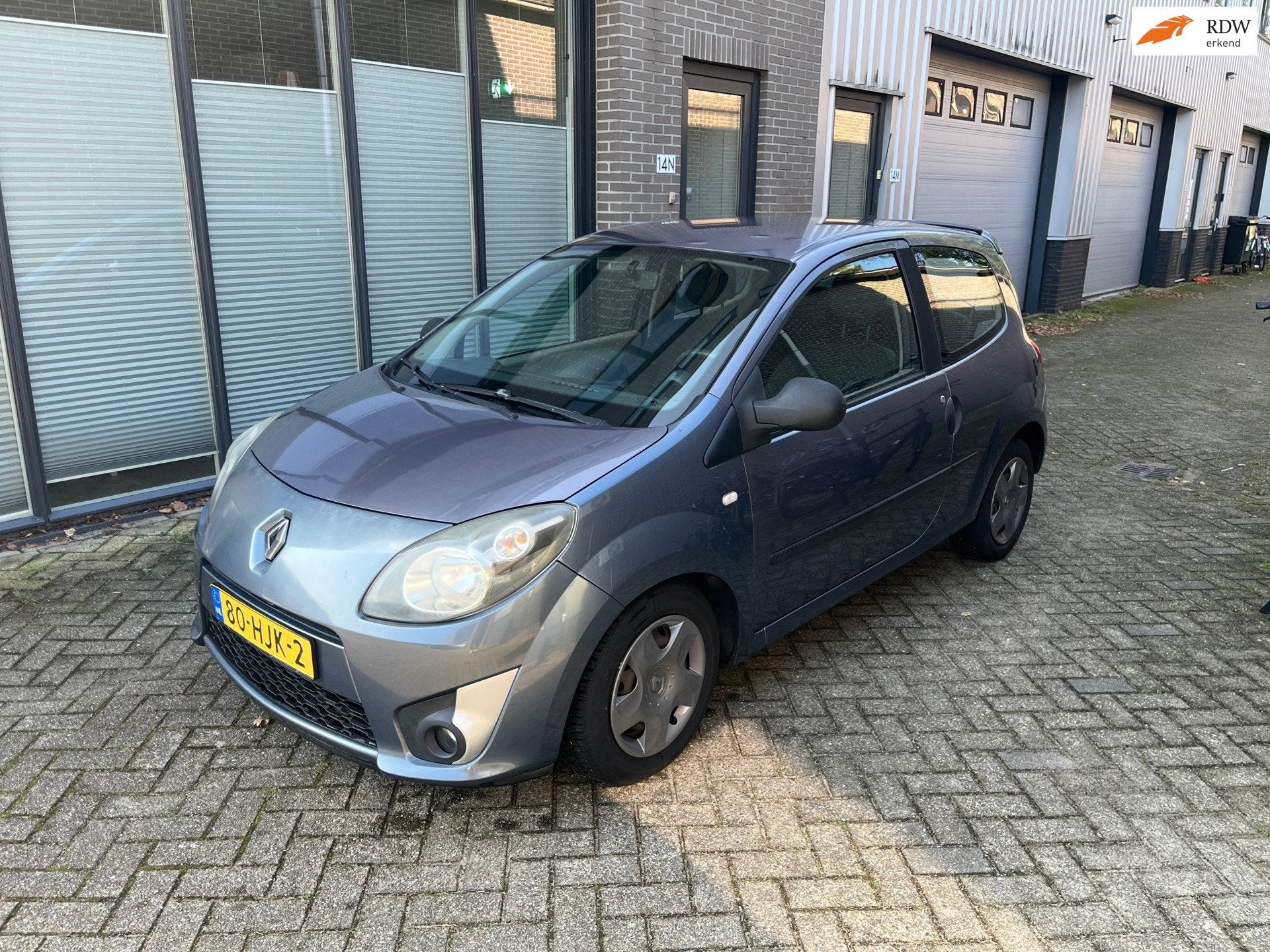 Renault Twingo 1.2-16V Dynamique! Airco! Boekjes!, Auto's, Voorwielaandrijving, Gebruikt, 31 €/maand, 4 cilinders