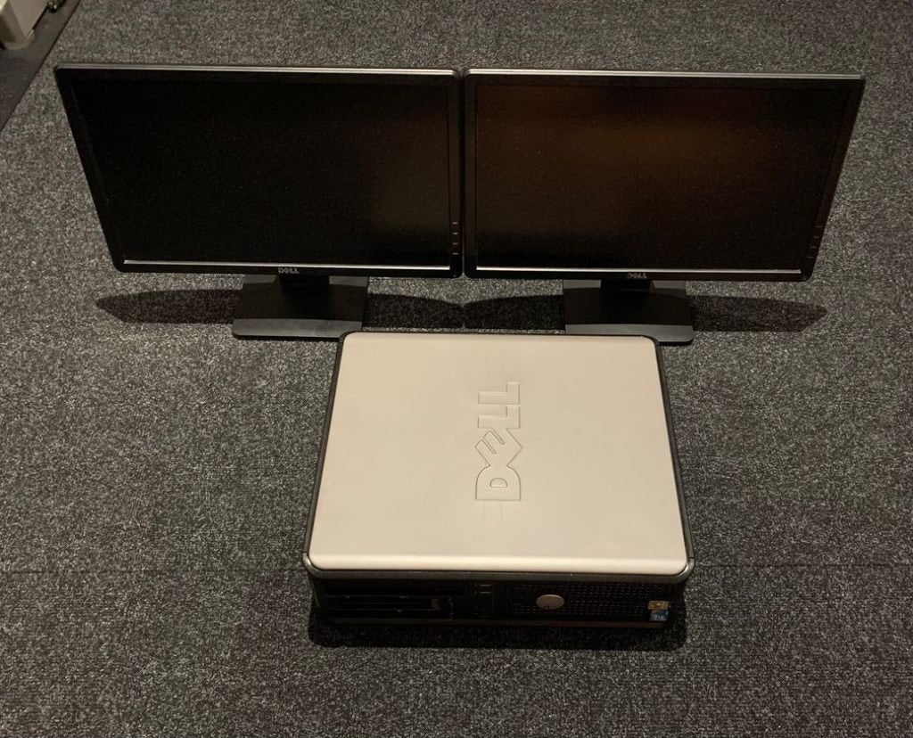 2x DELL 19.5" LCD's + OPTIPLEX 780 SFF (defecte) desktop, Computers en Software, Desktop Pc's, Ophalen, Met monitor, 2 tot 3 Ghz