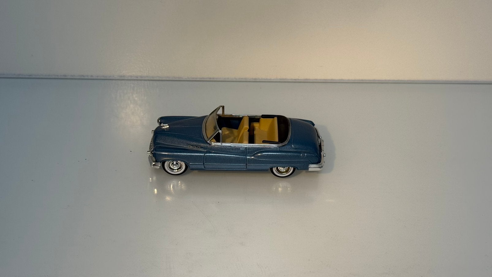 Solido Buick Cabriolet 1:43, Wisselstroom, Zo goed als nieuw, Märklin, Boek, Tijdschrift of Catalogus