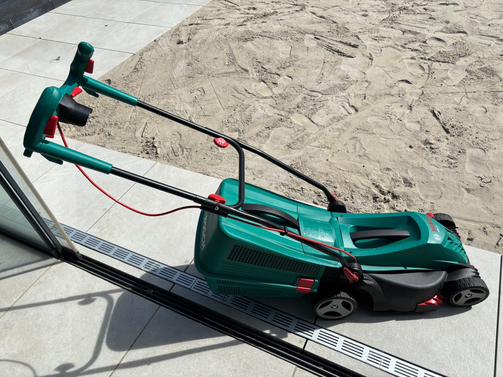 Bosch elektrische grasmaaier ARM 37, Tuin en Terras, Grasmaaiers, Ophalen, Cirkelmaaier, Gebruikt, Elektrische grasmaaier