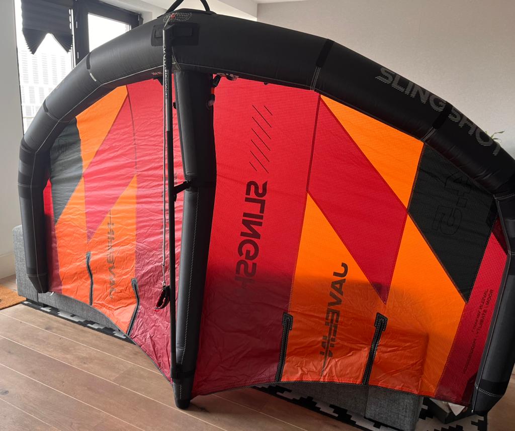 Slingshot Javelin V1 4.5m Wing (Oranje) + PRO Carbon Boom, Watersport en Boten, 5 tot 6.5 m², Zo goed als nieuw, Met draagtas