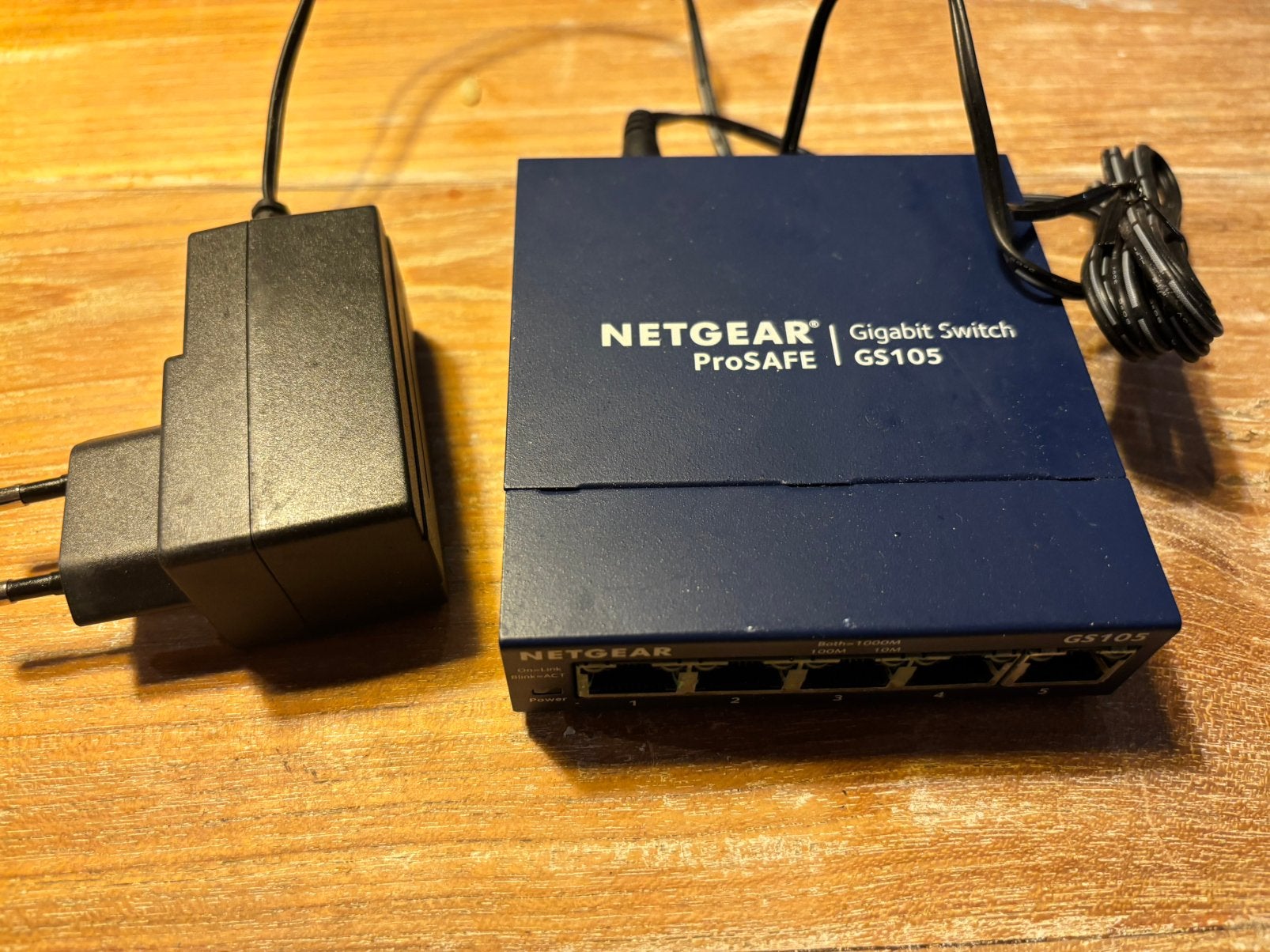 Netgear gigabit switch GS105 (5 poorten, max. 1GBps), Ophalen of Verzenden, Gebruikt