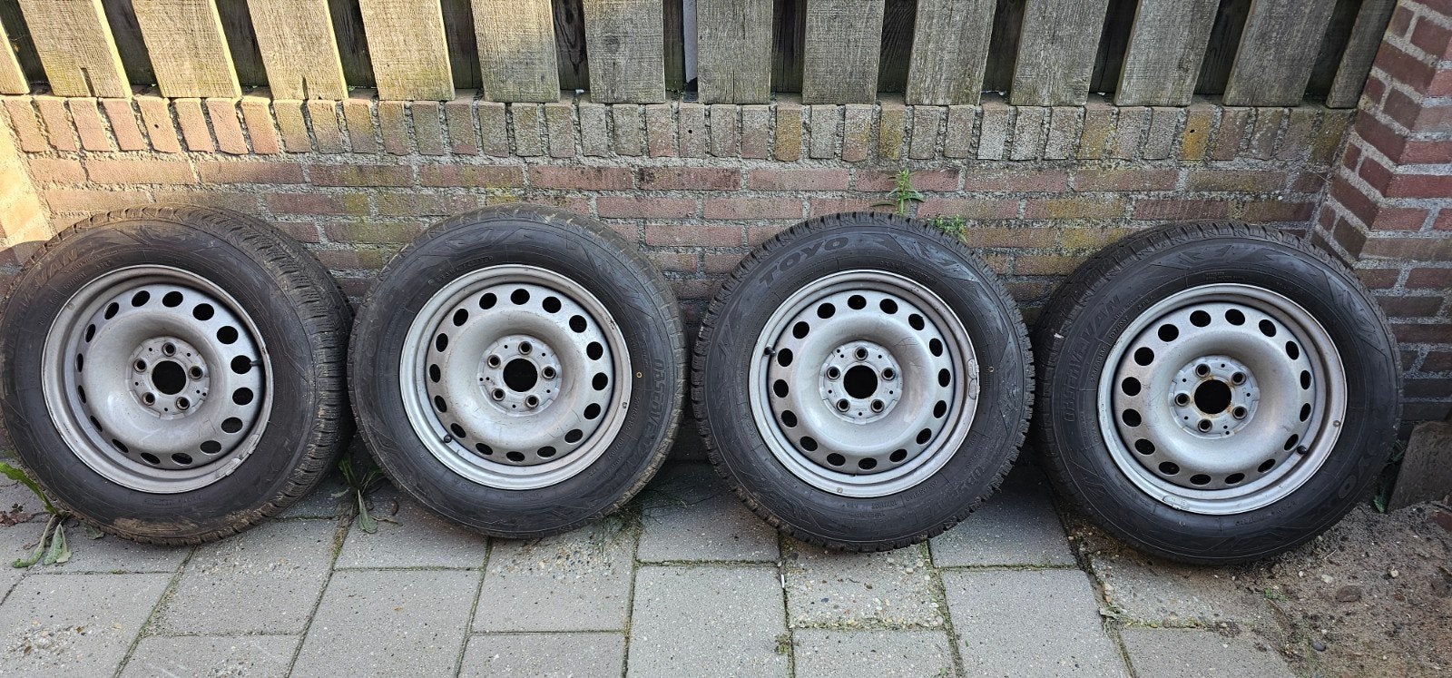 mercedes vito winterset 205/65/16, Auto-onderdelen, Banden en Velgen, Ophalen, Bestelwagen, 16 inch, Banden en Velgen