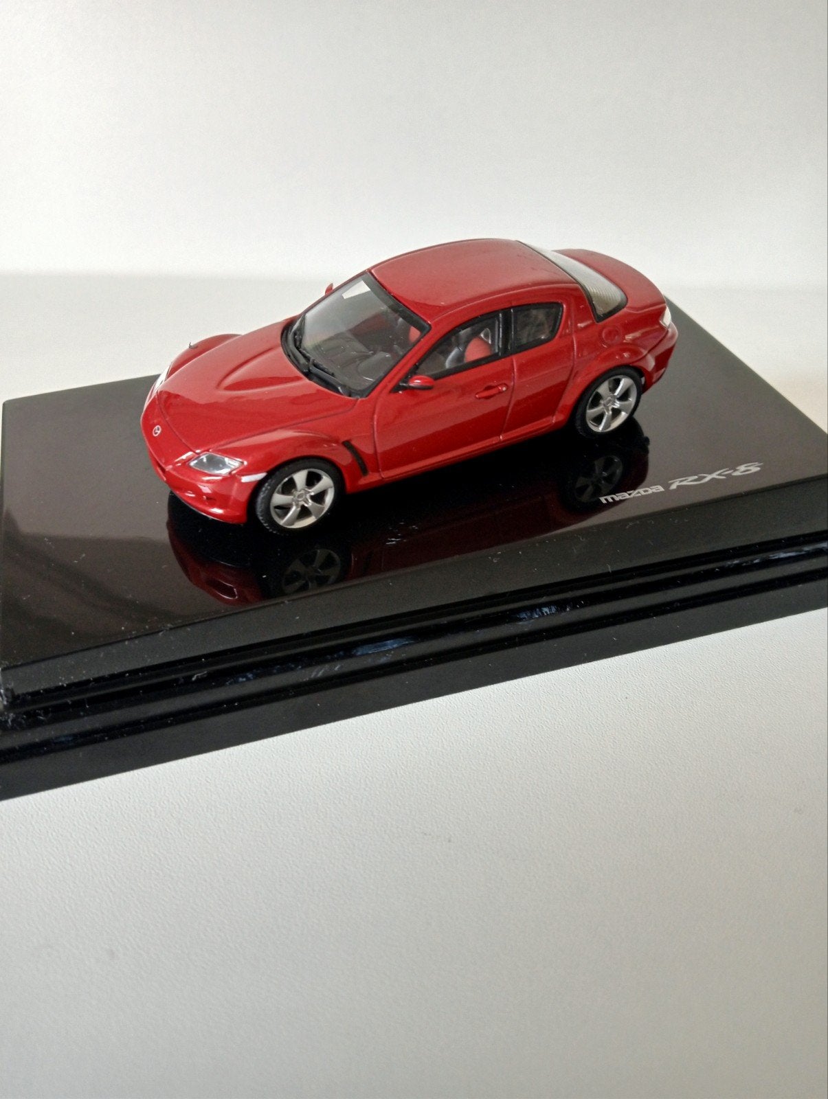 Mazda RX-8 modelauto - Rood -nieuw uit prive verzameling., Ophalen of Verzenden, Nieuw, Auto, Overige merken