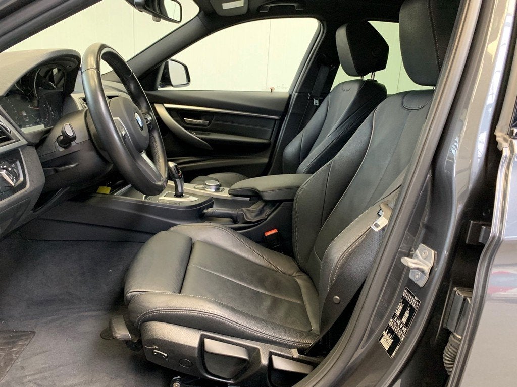 BMW 3 Serie Touring 318i M Sport Black Edition NAVI.Pro-LEDE, Auto's, BMW, 12 maanden, Gebruikt, 1465 kg, 3 cilinders
