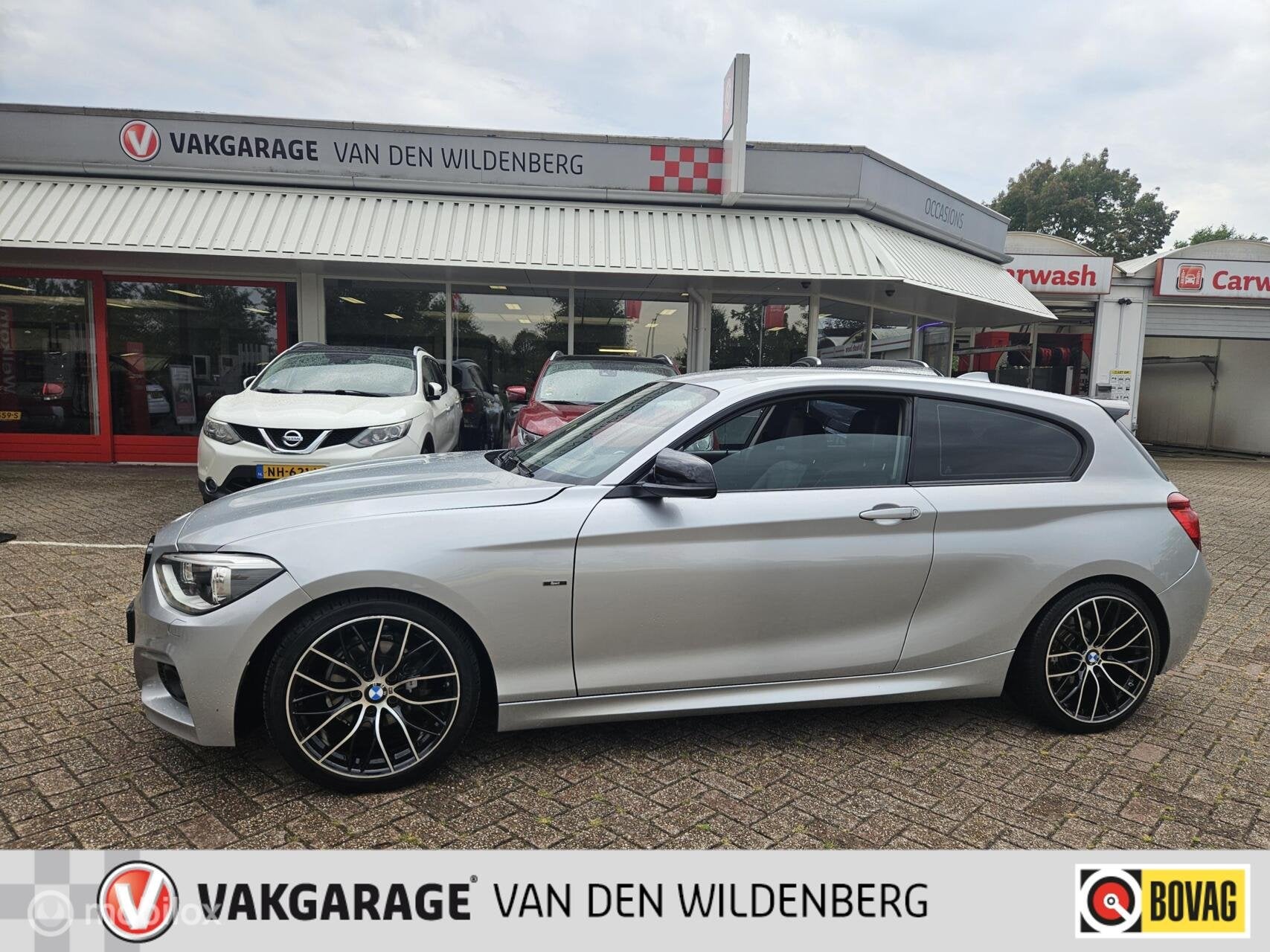 BMW 1-serie 118d High Executive AUTOMAAT, Auto's, Achterwielaandrijving, 140 €/maand, Zilver of Grijs, 1320 kg