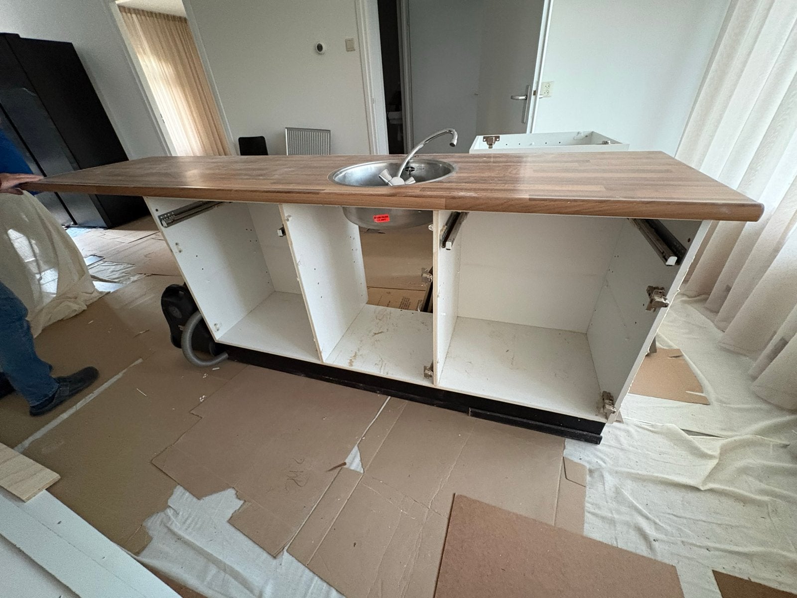 Gebruikte keuken met nieuwe afzuigkap en kasten, Ophalen, Gebruikt, Wit, Overige typen