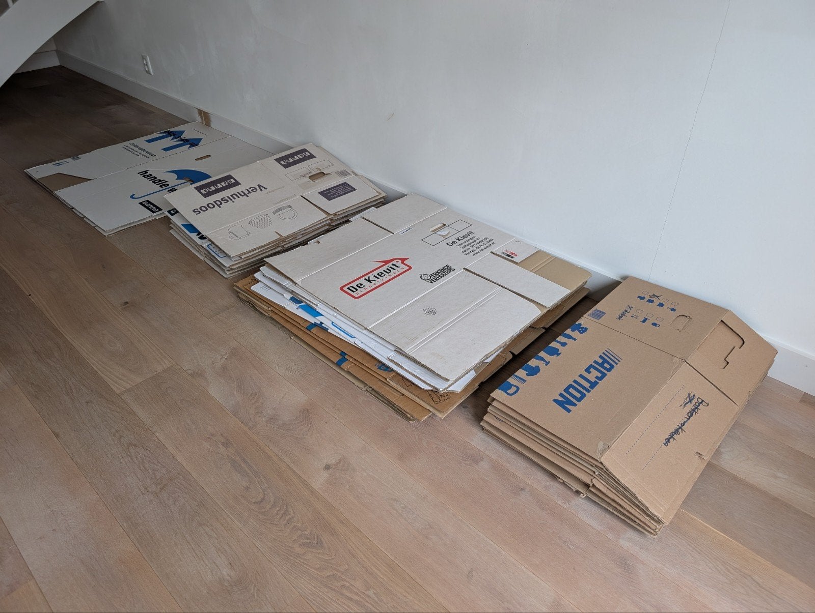 Grote partij verhuisdozen: Zolder, Action, Gamma, Overig, Ophalen, 40 tot 60 cm, Opvouwbaar, 50 tot 75 cm