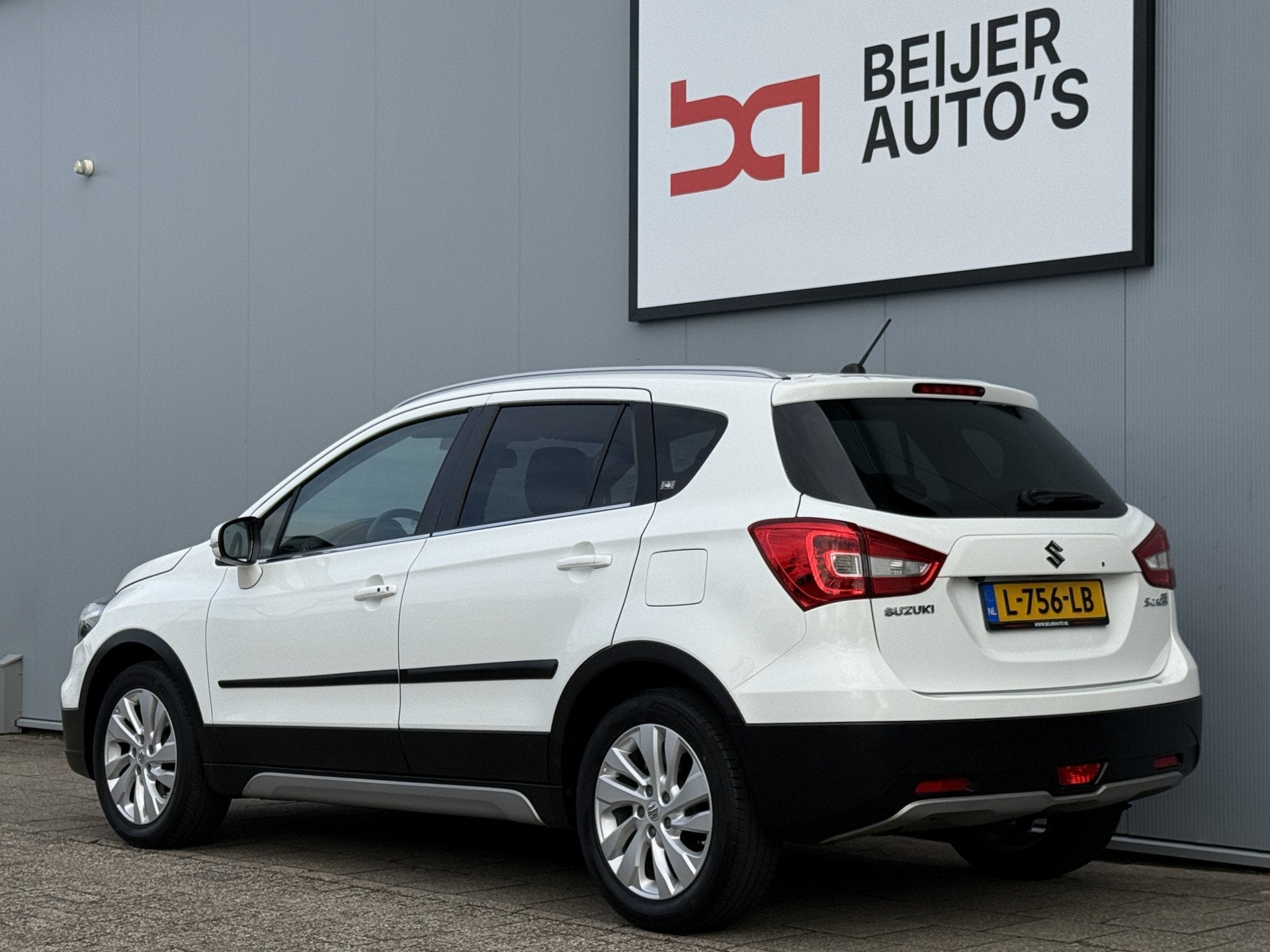Suzuki S-Cross 1.0 Boosterjet Exclusive Automaat Navigatie/T, Stof, Gebruikt, Euro 6, 400 kg