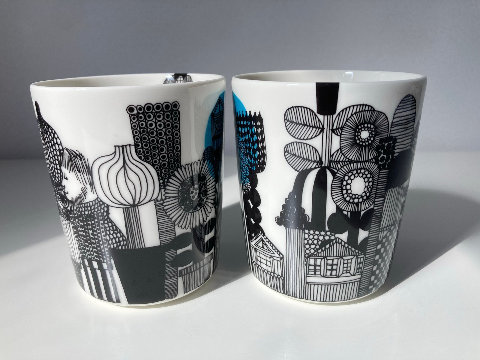 Marimekko Siirtolapuutarha Mokken - Set van 2 (Zonder oor), Ophalen of Verzenden, Zo goed als nieuw, Steen/keramiek, Meerkleurig