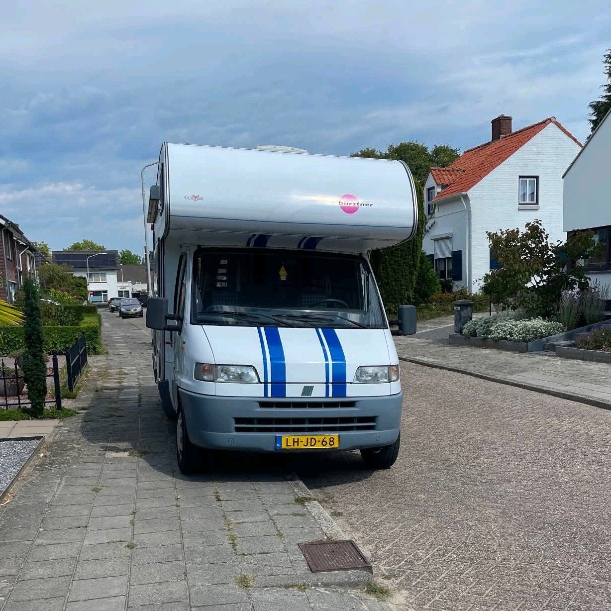 Camper Fiat Burstner, Caravans en Kamperen, Alkoof, Ringverwarming, 6 tot 7 meter, Handgeschakeld