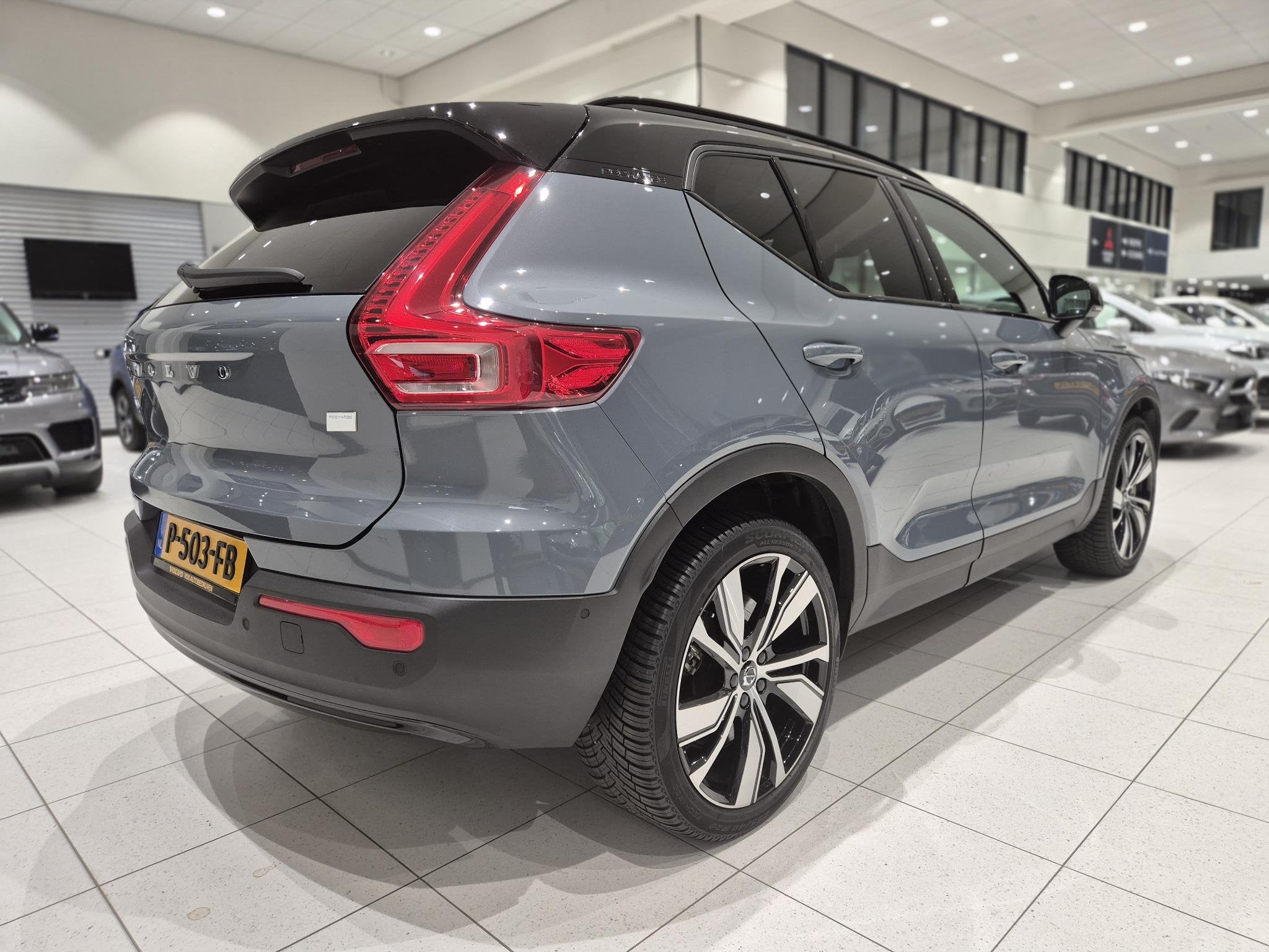 Volvo XC40 Recharge Pro | Harman / Kardon | Stoelverwarming, Auto's, Volvo, Gebruikt, Automatische klimaatregeling, 417 km, 420 min