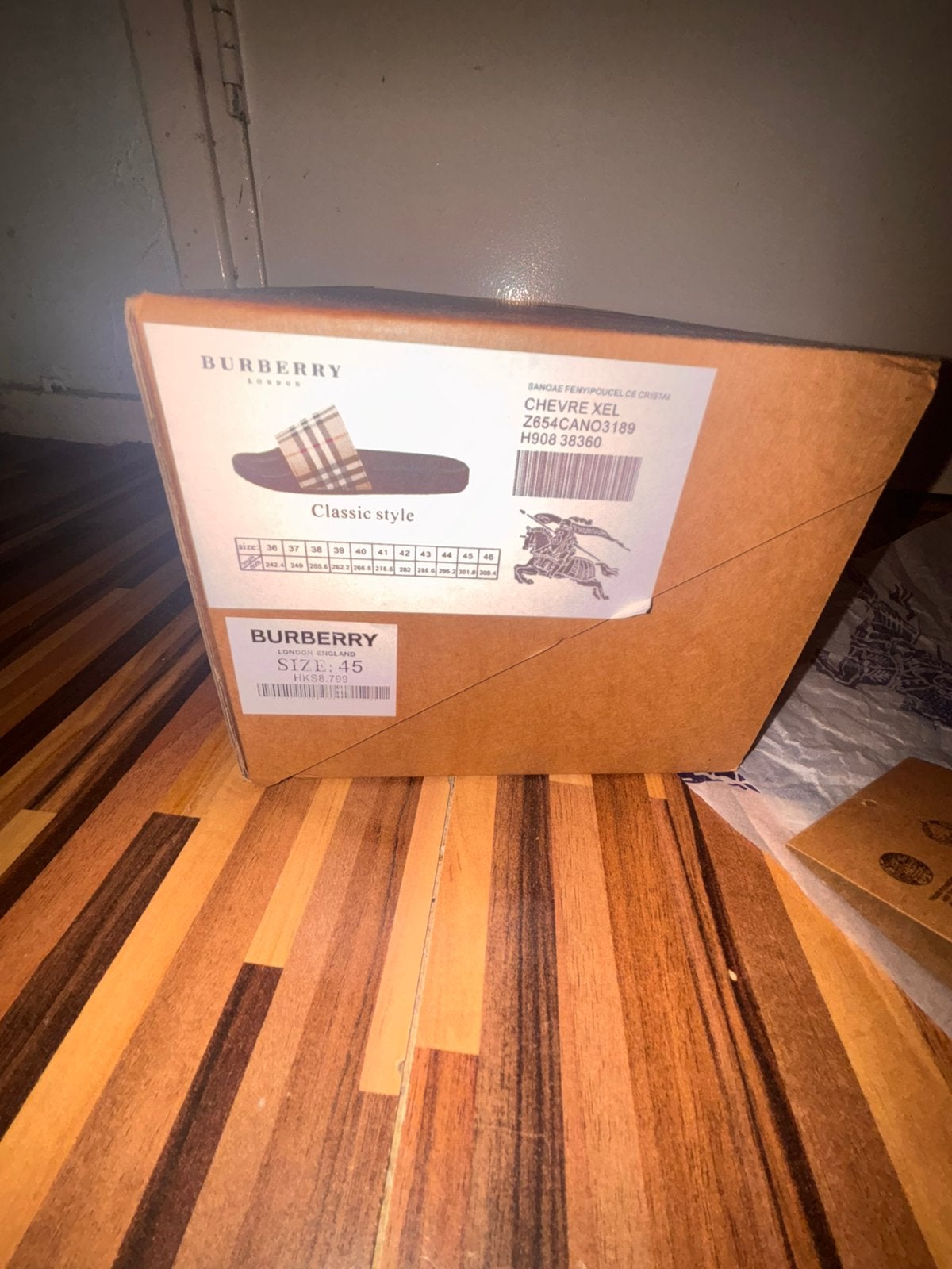 Burberry flip fops, Slippers, Verzenden, Zwart, Zo goed als nieuw