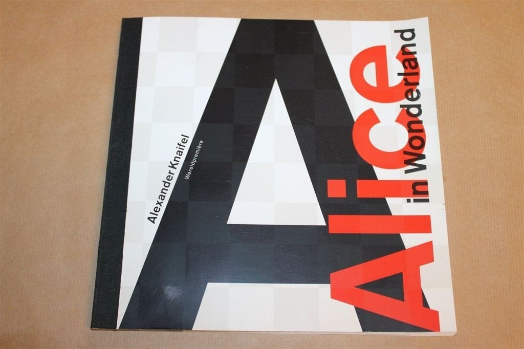 Alice in Wonderland — Opera van Knaifel met Libretto 2001, Boeken, Ophalen of Verzenden, Gelezen