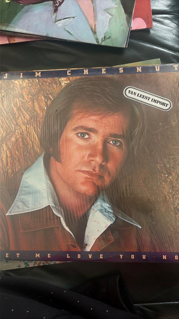 Jim Chesnut Let me love you now, Verzenden, Zo goed als nieuw, Overige formaten