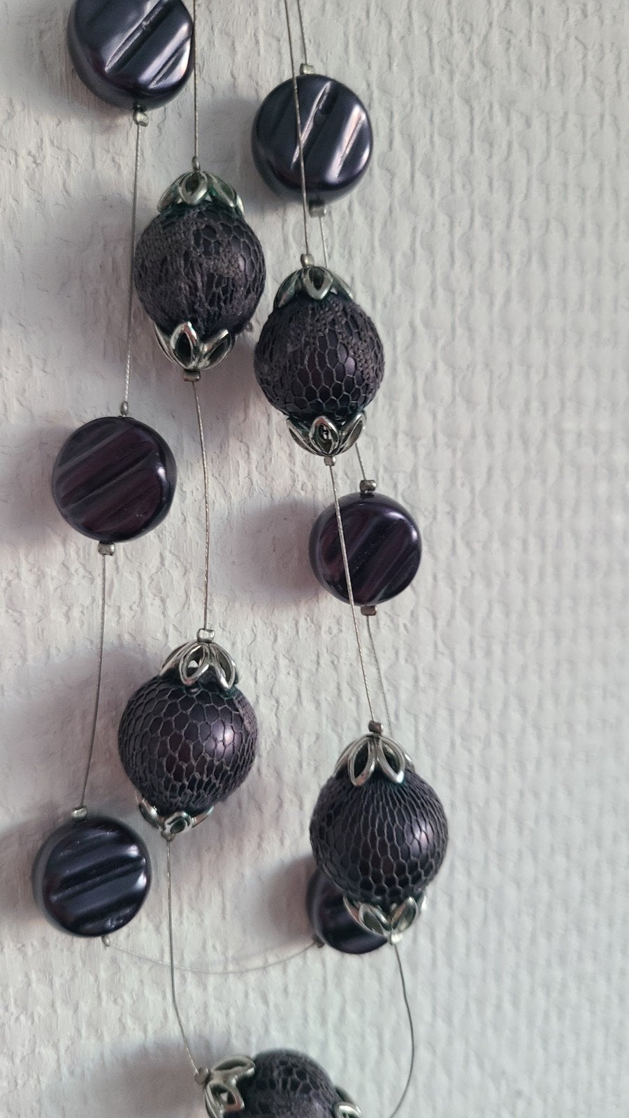 Donkerblauwe ketting met diverse kralen, Sieraden, Tassen en Uiterlijk, Ophalen of Verzenden, Gebruikt, Blauw, Kunststof