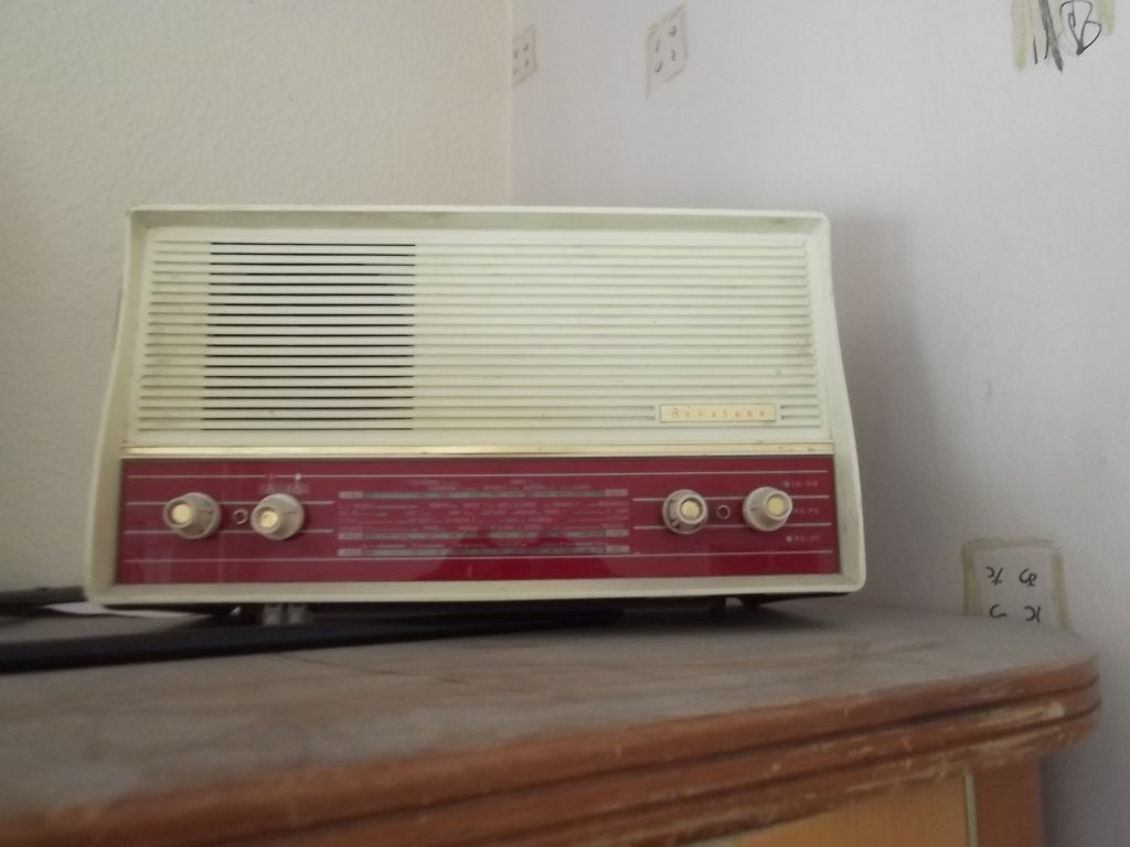 Oude Aristona radio, Ophalen of Verzenden, Gebruikt, Radio