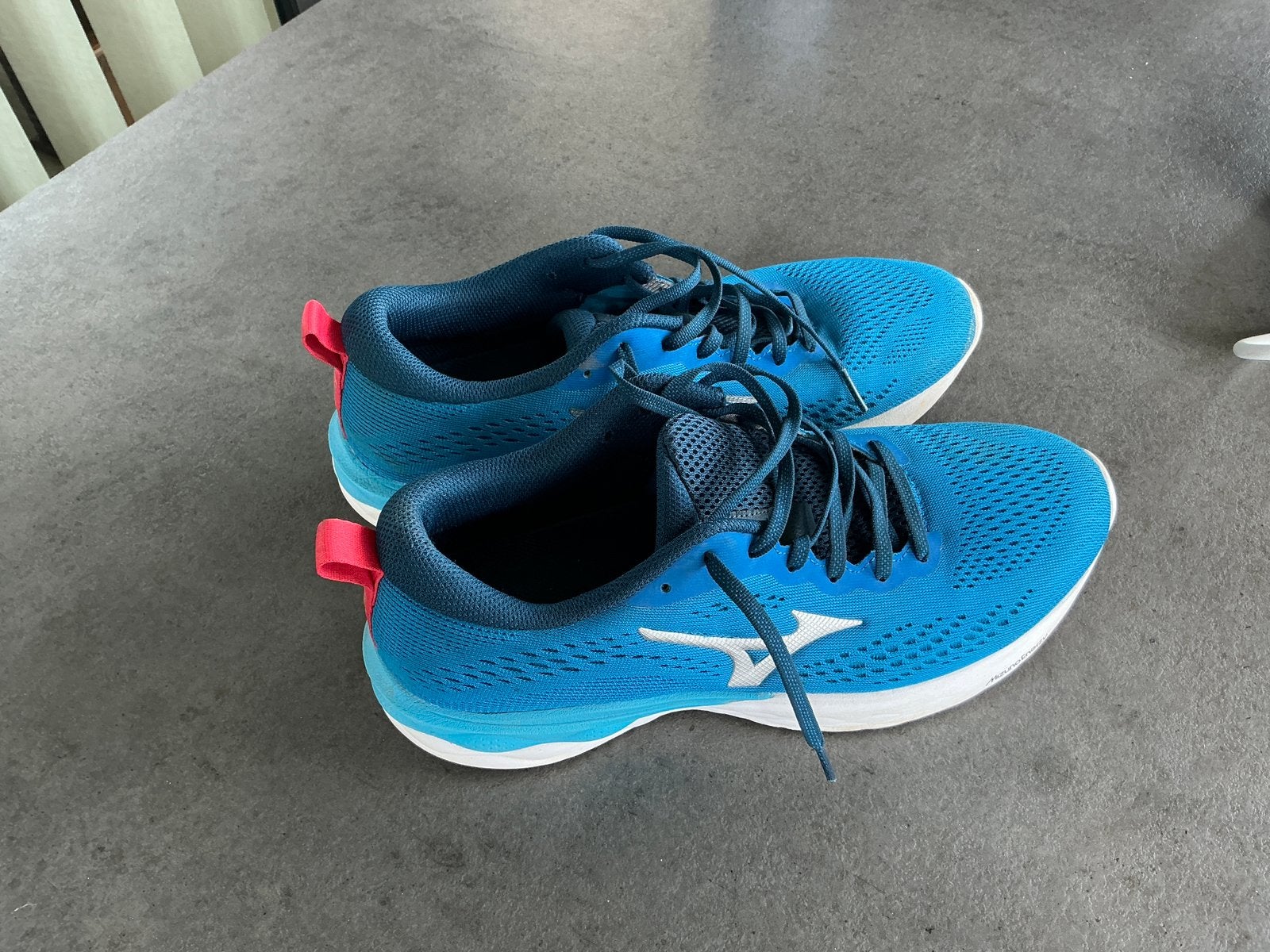 Mizuno Enerzy hardloopschoenen maat 41 (KWF), Ophalen of Verzenden, Gebruikt, Hardloopschoenen, Overige merken