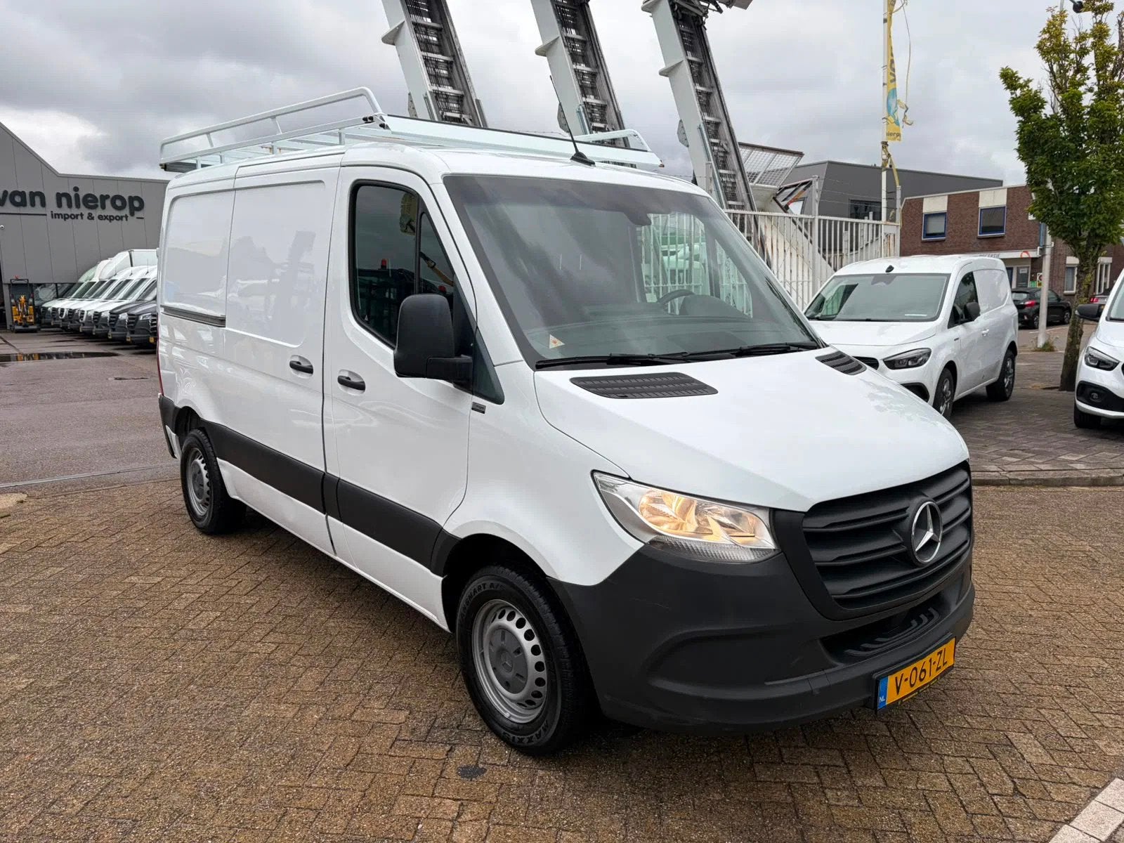 Mercedes-Benz Sprinter 211CDI L1H1 Airco Trekhaak Imperiaal, Auto's, Bestelauto's, Gebruikt, Euro 6, 4 cilinders, 1934 kg