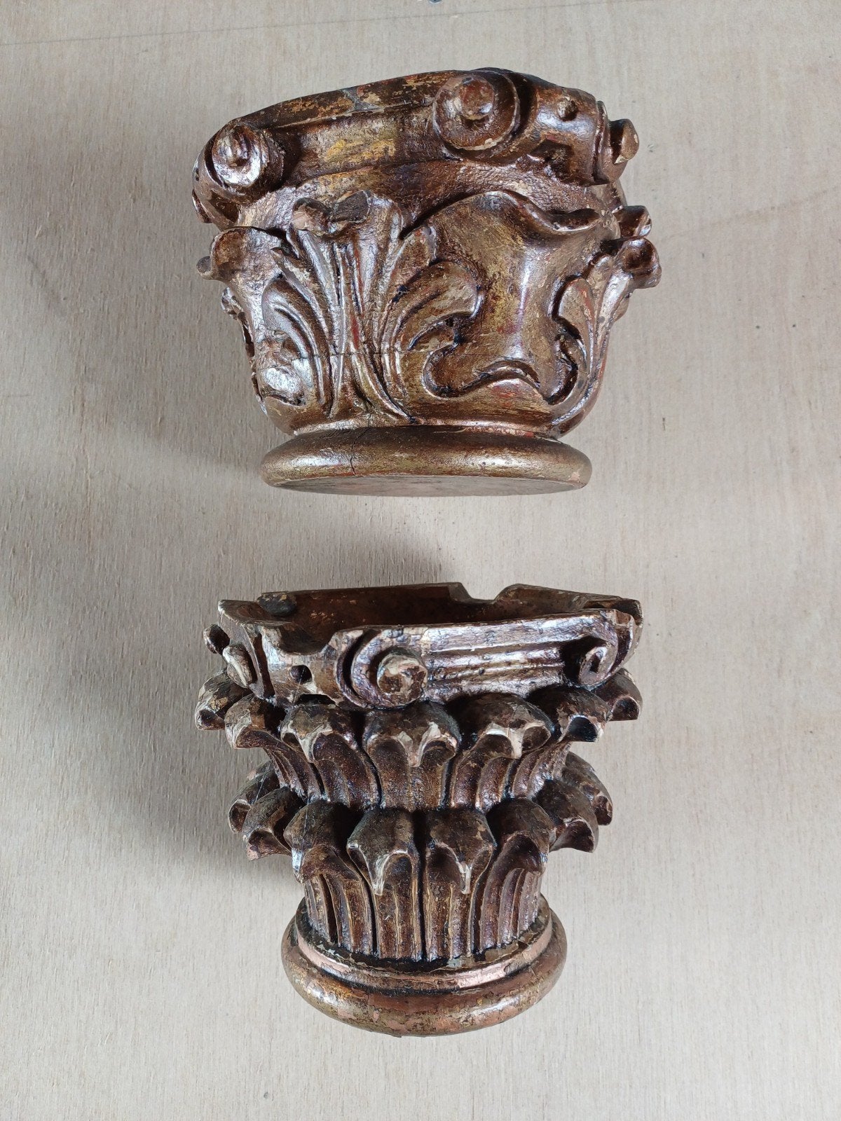 2 Oude Houten Ornamenten / Asbakken voor € 10, Ophalen