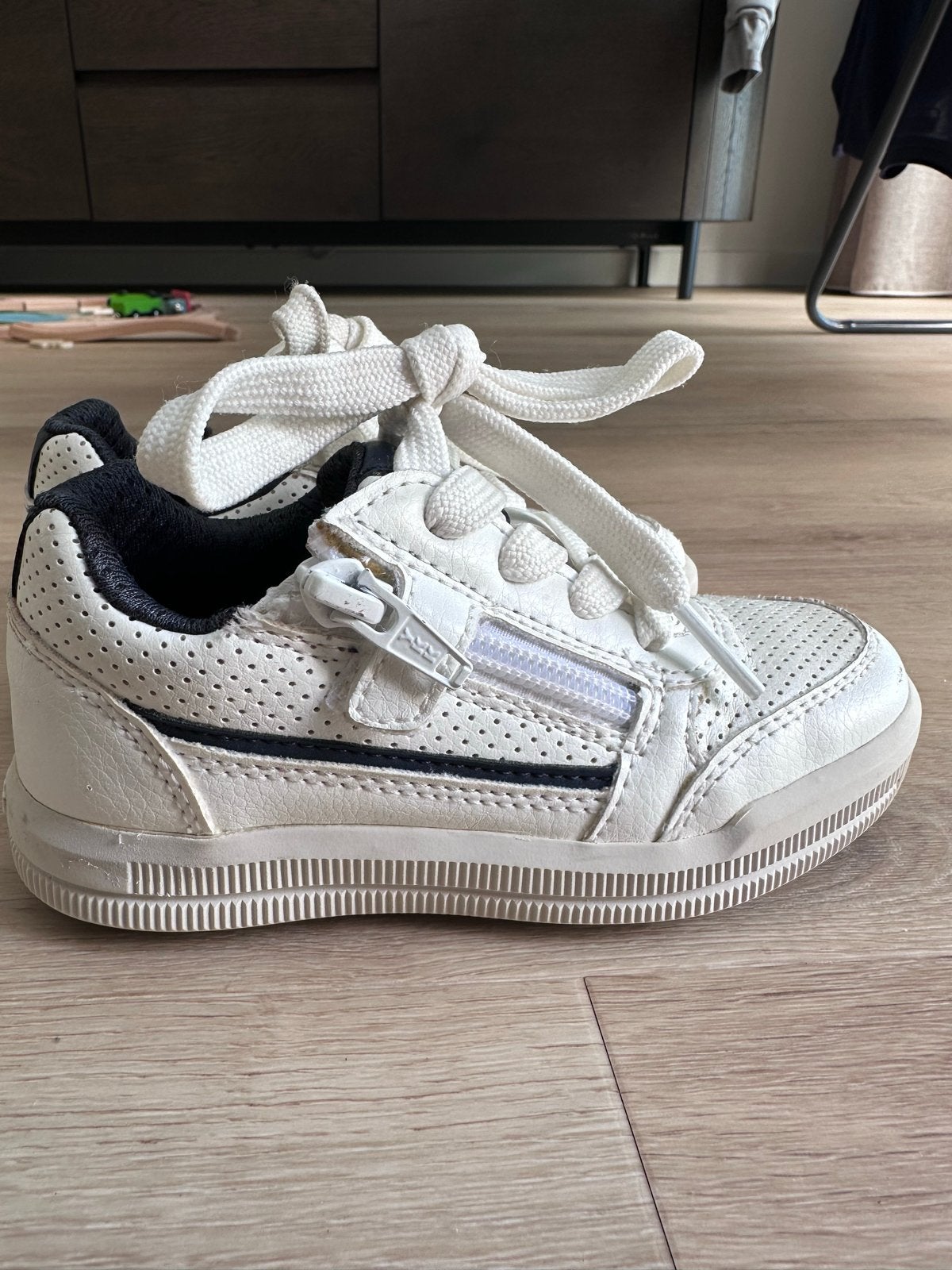 Geox sneakers maat 26 - Zo goed als nieuw, Ophalen of Verzenden, Zo goed als nieuw, Jongen of Meisje, Schoenen
