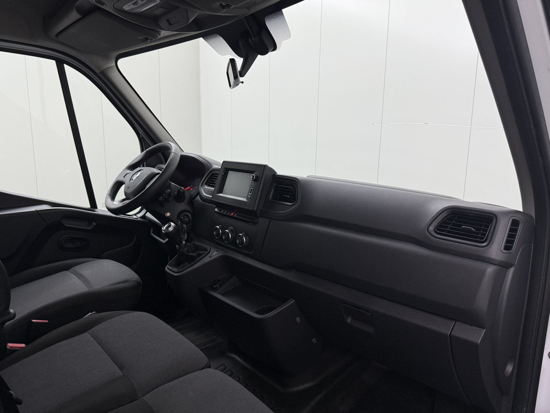 Foto 20 van Renault Master 2.3DCi 165PK Bakwagen+Laadklep | Navigatie |