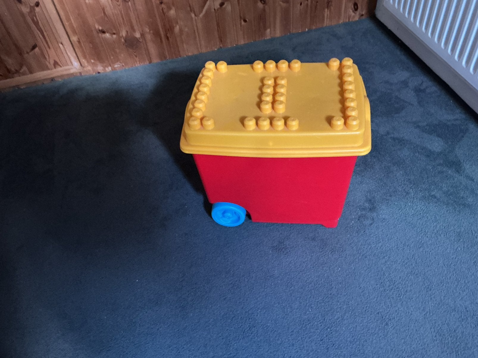 Grote kar met namaak duplo, Ophalen, Zo goed als nieuw, Duplo