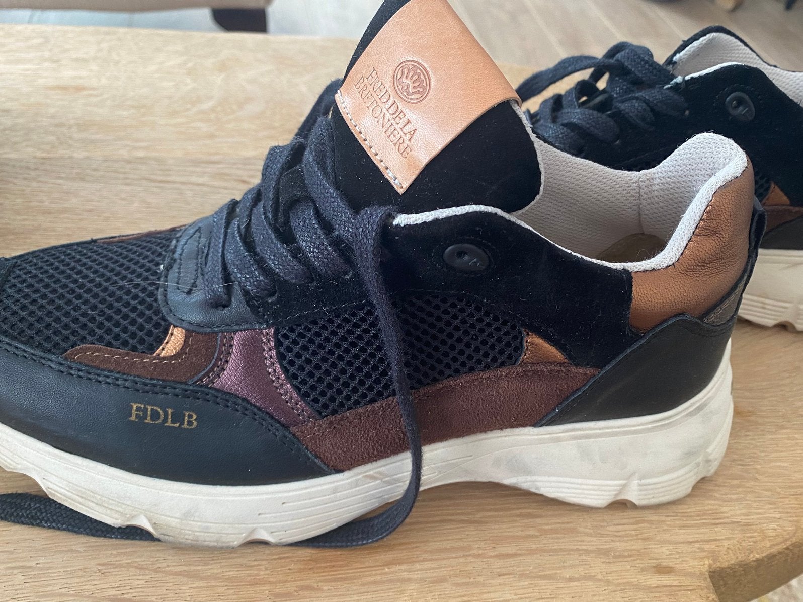 sneakers, Fred de la Bretoniere, maat 40., Ophalen of Verzenden, Zo goed als nieuw, Zwart, Sneakers of Gympen