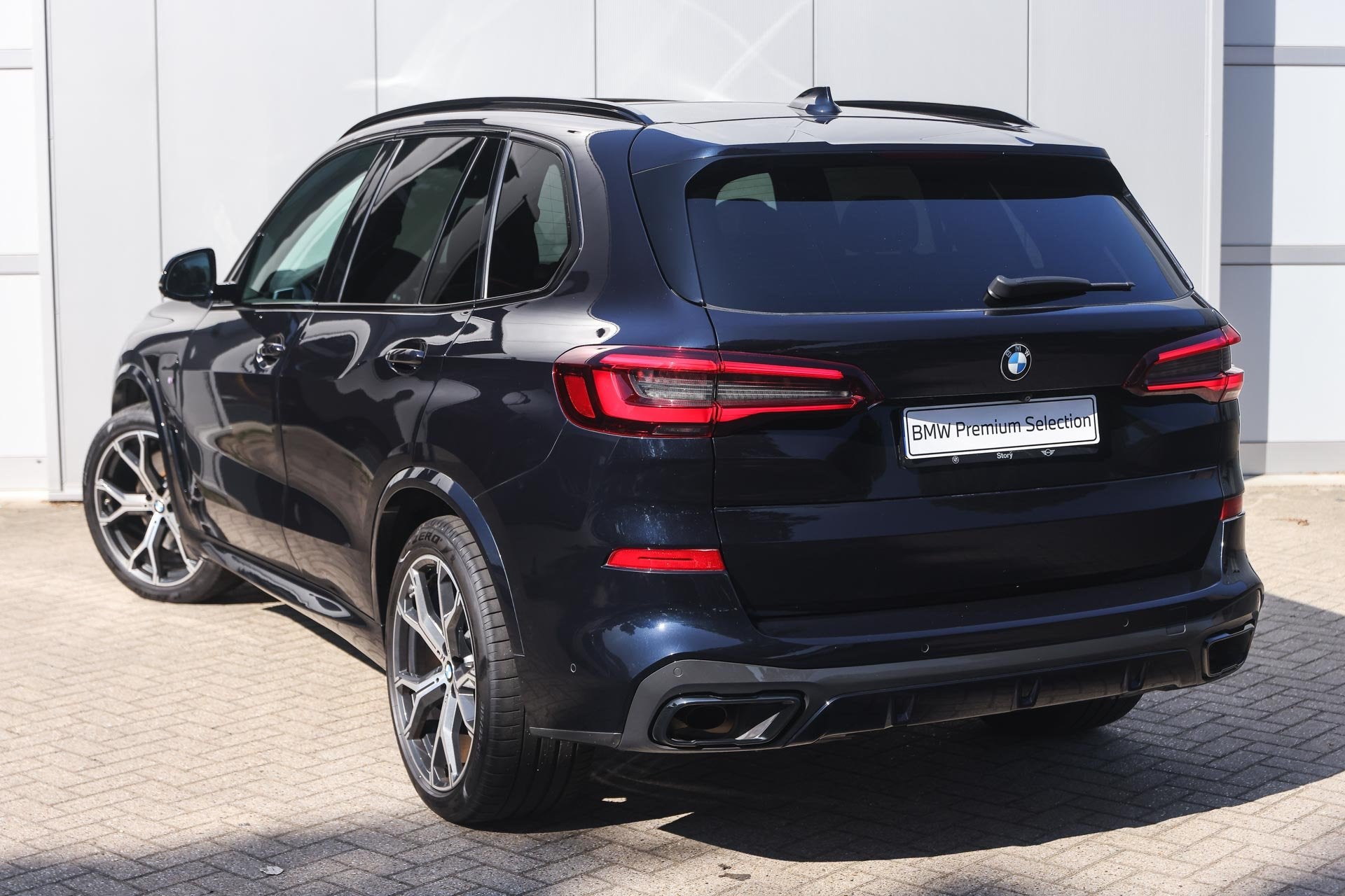 BMW X5 xDrive45e High Executive M Sport Automaat / Panoramad, Auto's, Dealer onderhouden, Gebruikt, 394 pk, Met garantie (alle)
