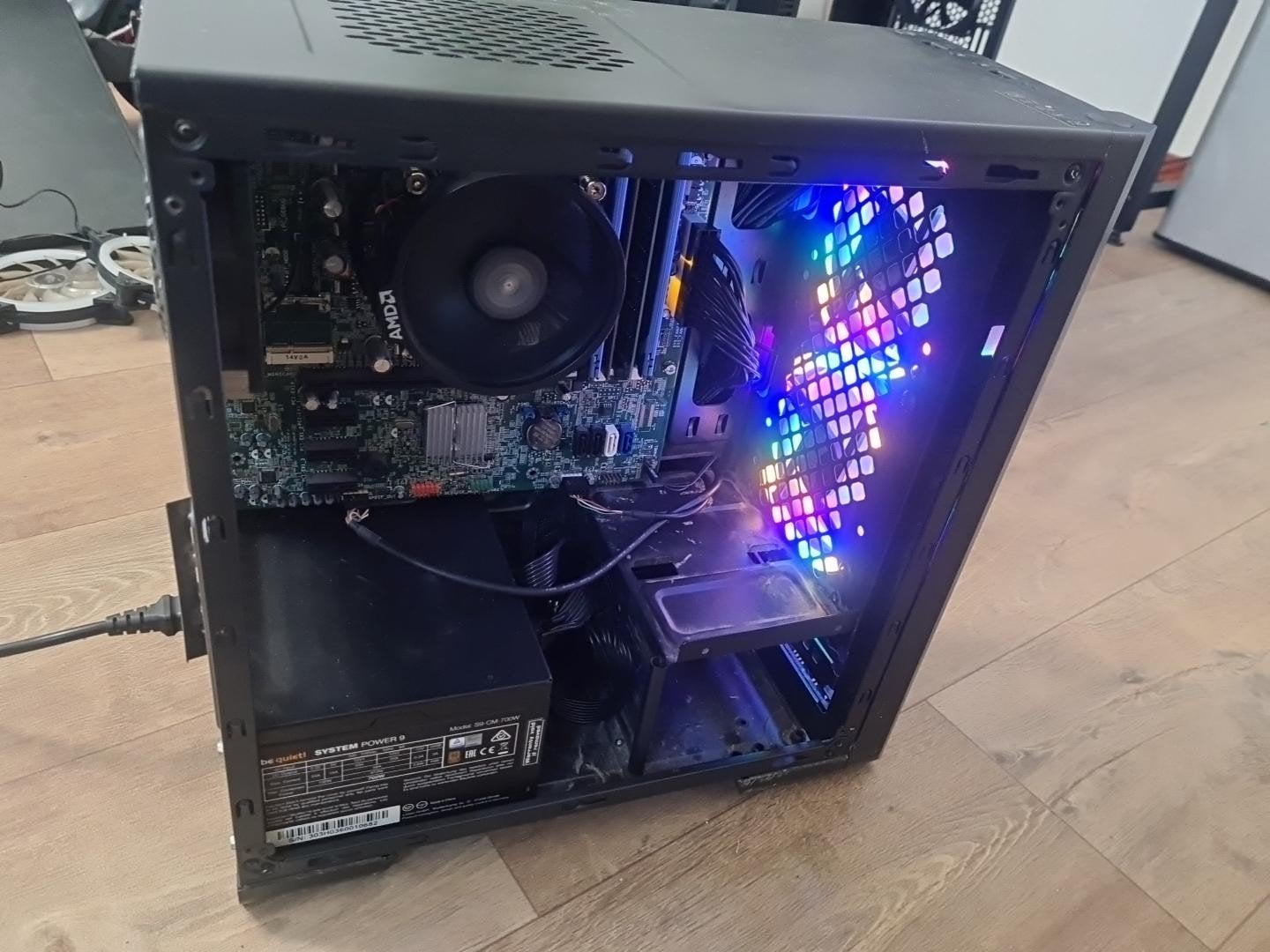 i7 PC zonder HDD/SSD en GPU, 16GB RAM, RGB Fans
